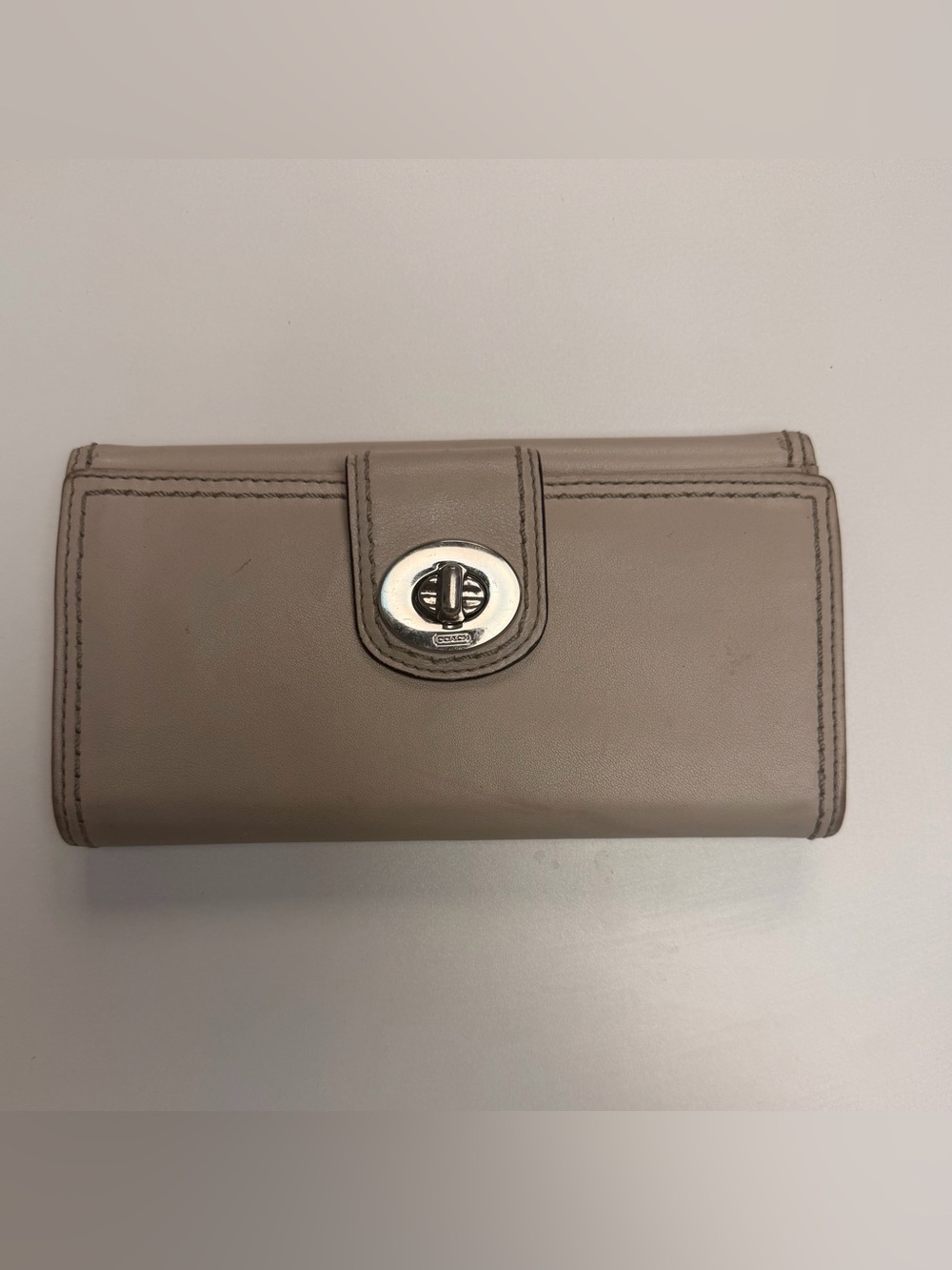 Coach Hampton Ecru Leather Turnlock Wallet